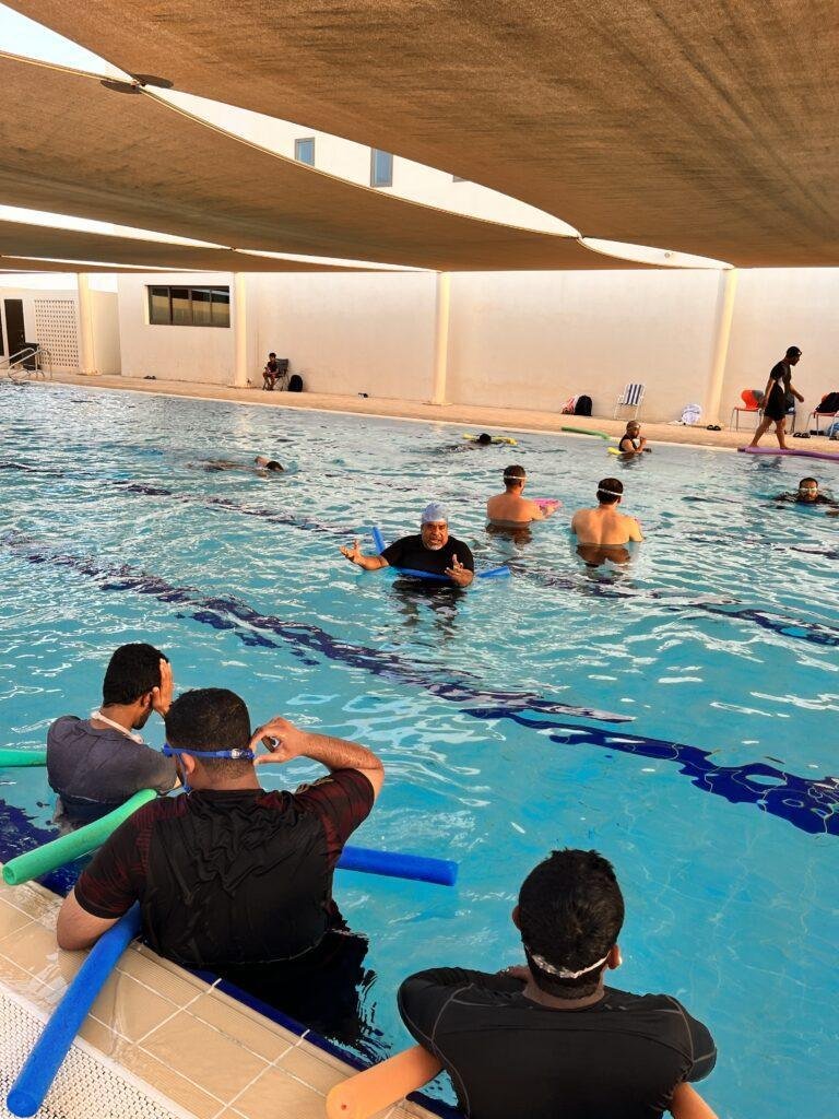 اكاديمية السباحة